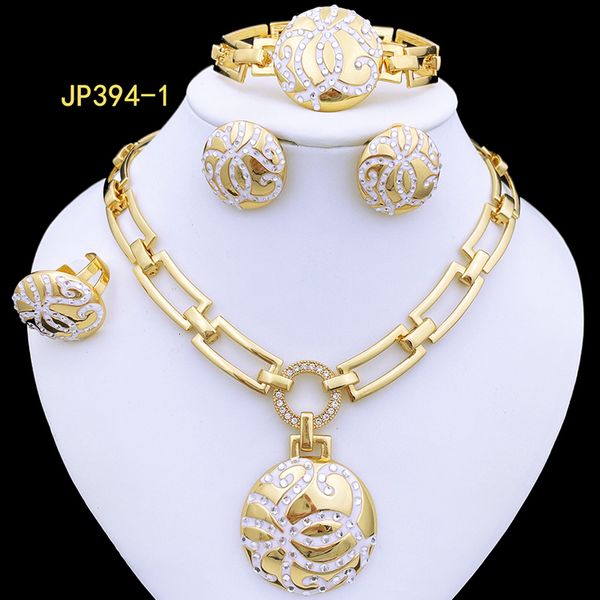 Set di gioielli da sposa Set placcato oro 18 carati italiano Set di collane da donna di lusso Orecchini Anello Bracciale Dubai Accessori per feste 230804