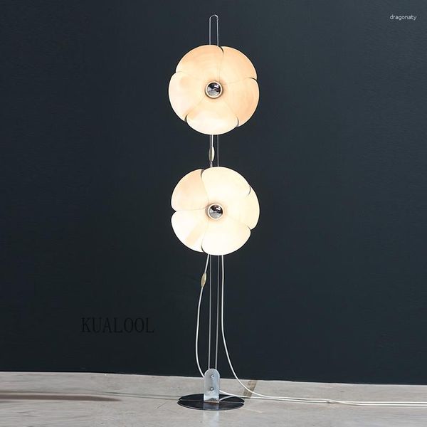 Candeeiros de chão Nordic Creative Flower Candeeiro pétala rotativo em pé para sala de estar quarto ao lado de decoração de casa luzes led