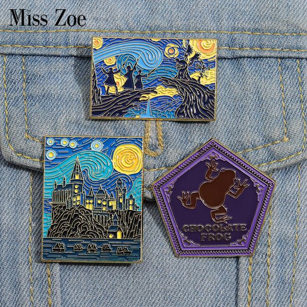 Starry Night Magic School Smalto Pins Custom Witch Wizard Castle Spille Distintivi da bavero Gioielli punk Regalo per i fan Amici