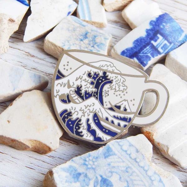 Spille Spille Unique Great Wave Tazza da tè Hokusai Tea Smalto Pin Giapponese Kanagawa Art Zaino Pin Decor Regalo unico HKD230807