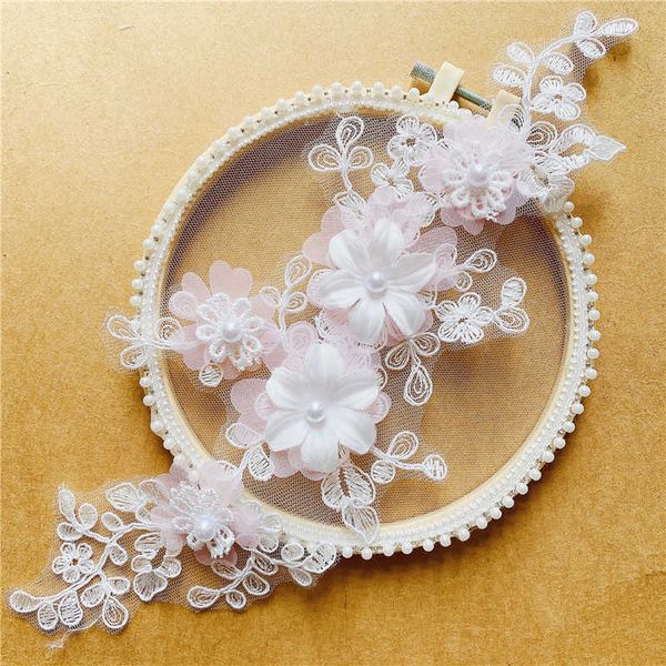 Chinesische Produkte 8*30 cm rosa weiße Rosenblumen Stickflächen Perlenflecken Nähen für Kleidung Parche Applikes Parches Bordados Ropa