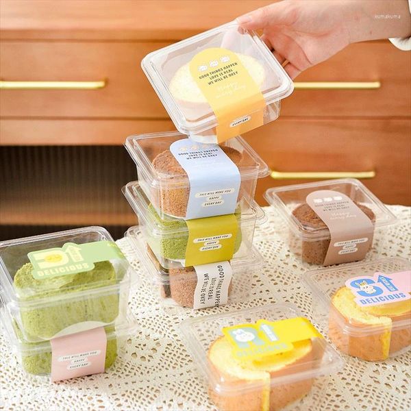 Confezioni regalo 50 set di scatole di plastica trasparenti Scatole quadrate per imballaggio di dessert con adesivi Mousse di tiramisù Contenitore per torte Accessori per la cottura