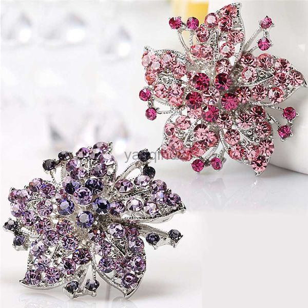 Spille Spille di grandi dimensioni Spilla di strass di cristallo scintillante Fiore Spilla per abbigliamento esterno o matrimonio HKD230807