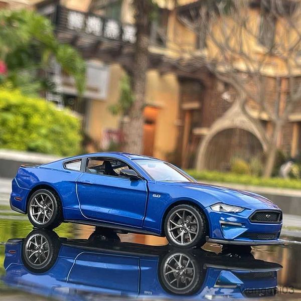 Diecast Model Cars 34 Ford Alloy Sports Car Model Diecast Toy Vehicles Simulação Metal Car Model Sound and Light Brinquedo para Crianças Presente R230807