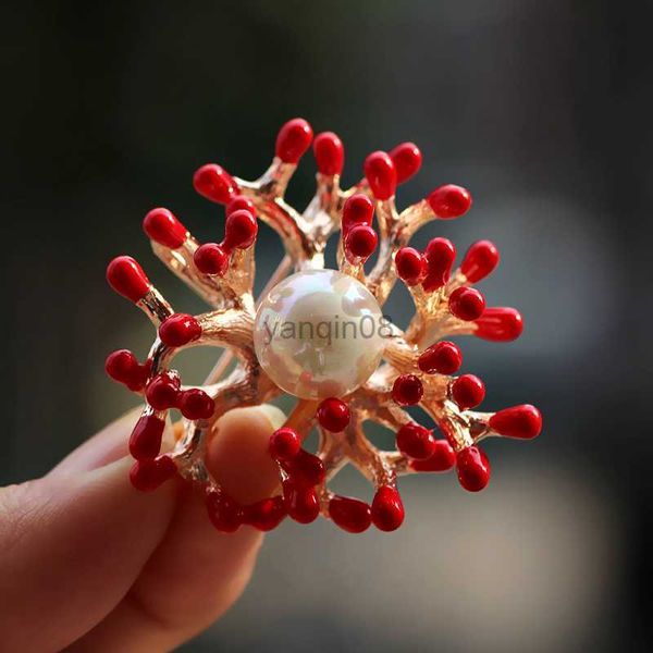 Pins Broschen Rot Einfache Pin Perle Broschen Retro Abzeichen Korallen Form Corsage Brosche Frau Party Geschenk HKD230807