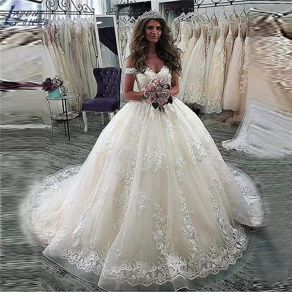 Country Garden bianco avorio Abito da sposa linea A con lacci dietro scollo a V Appliques in pizzo Abiti da sposa Plus Size vestido de novia plus size abito da ballo principessa robe de mariage