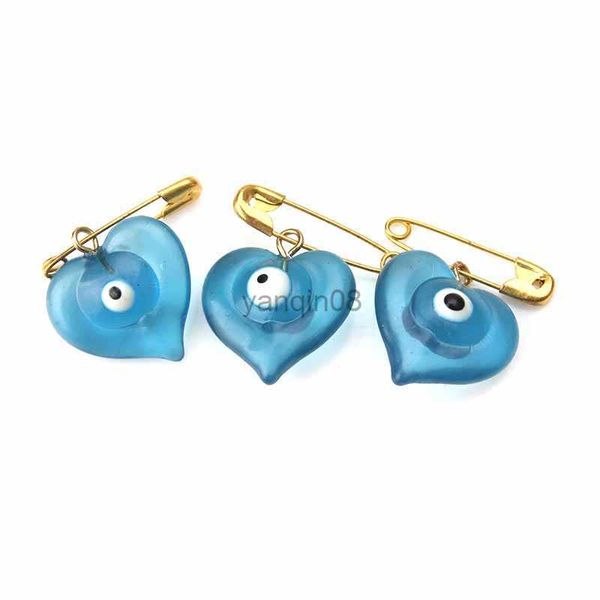 Pin Spille 5 pz / lotto 18 * 22mm Blue Evil Eye Cuore Spilla Pin Per Le Donne Spilla Spille Bottone Giacca Colletto Spille Distintivo malocchio Gioielli HKD230807