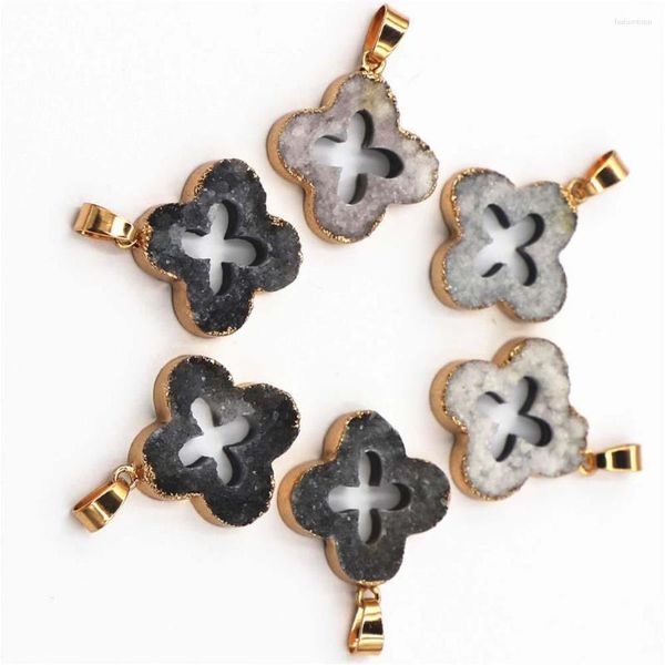 Collane con ciondolo Pietra naturale Amore a forma di croce Collana di geode a forma di cuore Fascino scavato Accessori per gioielli di moda Commercio all'ingrosso 5 pezzi