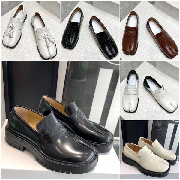 2024Tabi Loafers Tasarımcı Ayakkabı Lüks Margiela Kadın Spor Ayakkabıları Tabi Split Tepe Toe Sandal Çıplak Ayakkabı Moda Açık havada boş zamanlar Babouches Boyutu 35-40