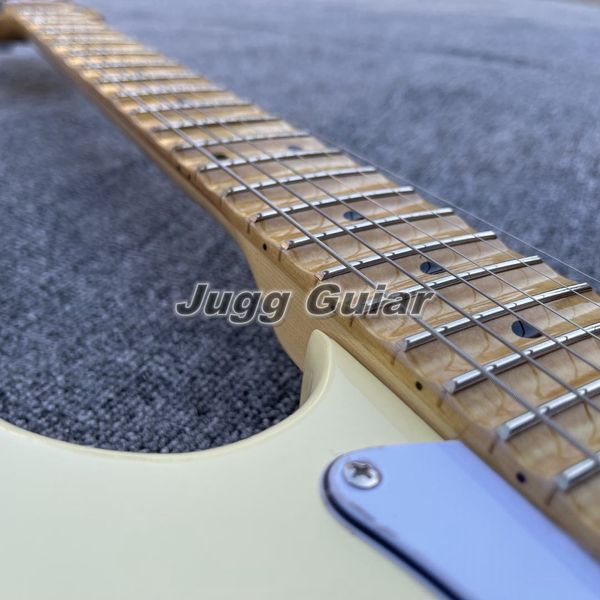 Custom Shop Yngwe Malmsteen Vintage Cream E -Gitarre Messing Big Spindelscholdung mit überbrochener Fingerplatte Tremolo Bridge Whammy Bar Maple Hals Fingerboard