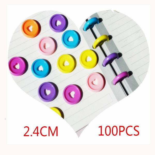 Outros acessórios de mesa 100 PCS 24mm notebook fichário de plástico fivela de anel diy 360 graus rotação furo cogumelo material de aprendizagem de cores 230808