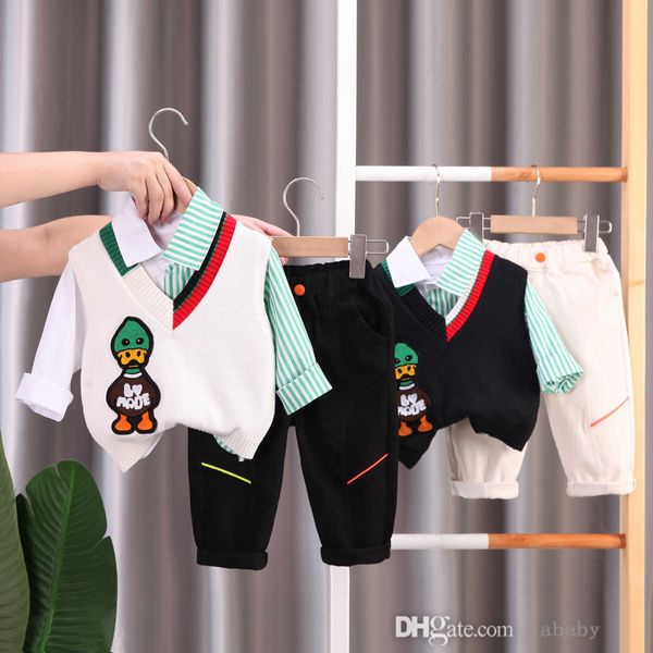 Agasalho infantil roupas de grife três peças conjuntos para meninos desenhos animados com decote em v tricô suéter colete camisa xadrez calça preta 2023 outono crianças roupas casuais