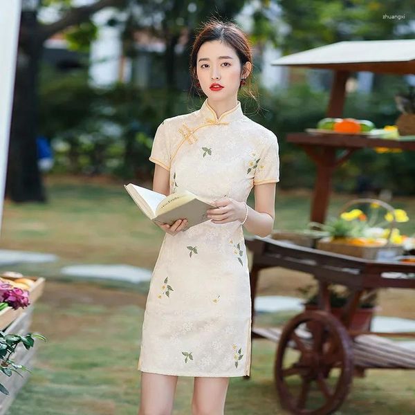 Этническая одежда мода молодые девушки Qipao Elegance Современная цветочная вышивка сладкое азиатское платье ретро китайское стиль Cheongsam Women China