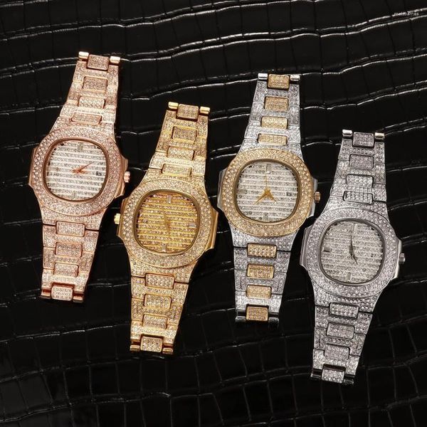 Relógios de pulso Relógios masculinos Bling Iced Out Ouro 18K Data Quartzo Relógio de pulso masculino Hip Hop Man CZ Relógio Jóias à prova d'água