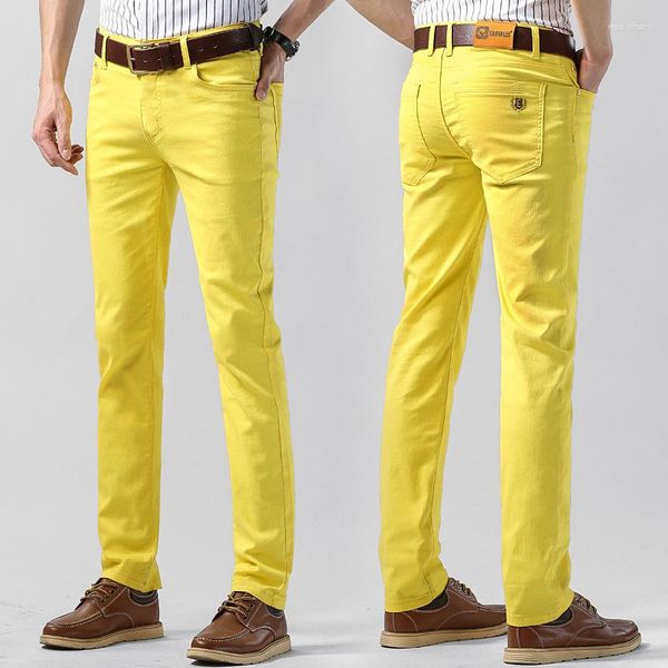 Jeans da uomo 2023 Primavera Autunno Rosso Stile classico Pantaloni in denim di cotone con elasticità dritta Pantaloni maschili rosa gialli di marca