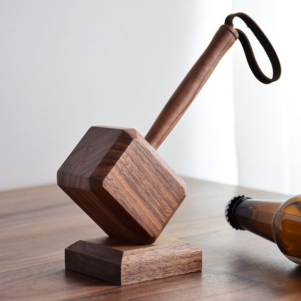 Brinquedos de inteligência Martelo Magnético Abridor de Garrafas Personalizado Home Beer Driver Decoração Criativa Black Walnut 230808