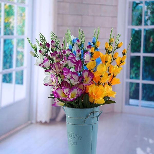 Fiori decorativi Bouquet di orchidee artificiali Simulazione Palstic di seta per la lavorazione di Phalaenopsis Decorazioni per la tavola della festa nuziale