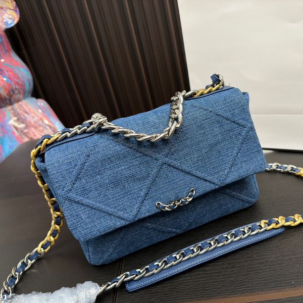 Tasarımcı Kadın Omuz Torbası Klasik Mavi Denim Çanta Elmas Desenli Desenli Donanım Metal Altın Zincir Çanta Omuz Kayışı Çöp Çöp Çanta Çantaları 24x17cm