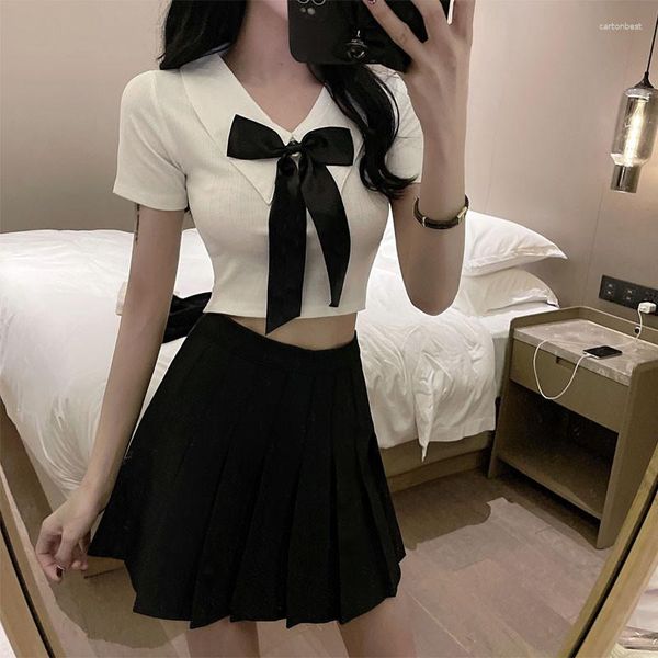 Vestidos de trabalho Japonês JK Cute Girl Conjuntos de minissaia de 2 peças Sweet Bowknot White T-shirt Top cintura alta plissado 2pc roupas de vestido