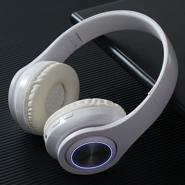 Fones de ouvido sem fio Bluetooth Headhands Fones de ouvido para celular Headworn Cartão LED com bateria de longa duração e efeitos sonoros dinâmicos duplos