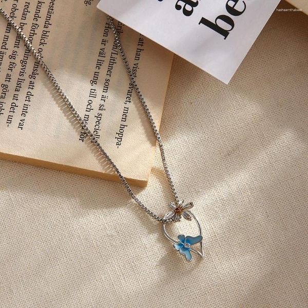 Pendentif Colliers Koreanstyle Minimaliste Goutte D'huile Bleu Papillon Collier Avec Fleur Chaîne À La Mode Vent Froid Pour Les Femmes