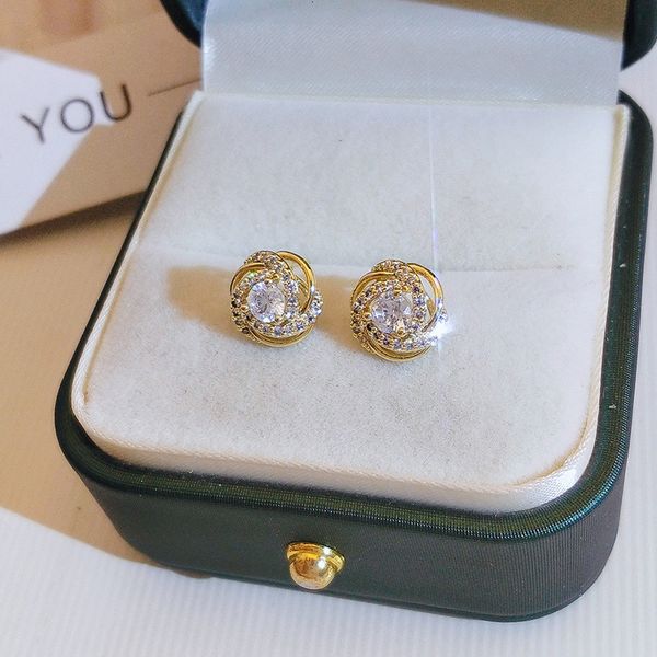 Stud 18k Gold 18 K Kadın Küpe Olağandışı Küpeler Trend Piercing Küçük Kristal Vintage Kulak Kelepçeleri Parti Kadın Mücevherleri 230807