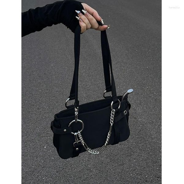 Bolsas de noite 2023 Bolsa de ombro de nicho Cool Girl Spicy Chain Moda Underarm High-end Bolsa transversal feminina