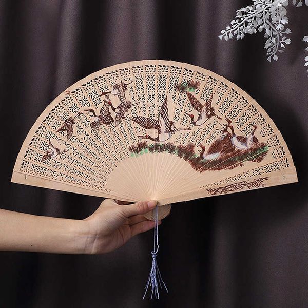 Produtos de estilo chinês estilo chinês sândalo ventilador dobrável oco incenso madeira dança ventilador verão dupla face escultura impressão ventilador decoração do agregado familiar