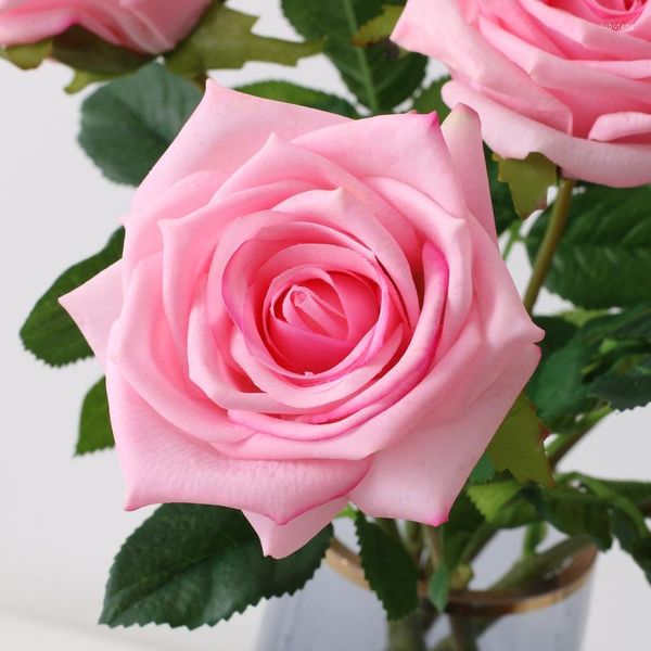Fiori decorativi Real Touch Fake Latex Rose Tavolo da pranzo nordico Decorazioni per la casa Rosa Bianco Idratante Rose artificiali Decorazione di nozze