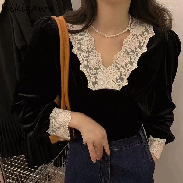 Kadınlar Blouses Vintage Bluz Kadınlar için Patchwork Dantel V-Neck Velvet Gömlek 2023 Blusas Mujer de Moda Kore Gevşek Mizaç Üstleri