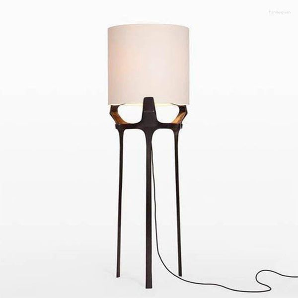 Lampade da terra Nordic Steel Lamp Design Design moderno Candelabro sfera di vetro