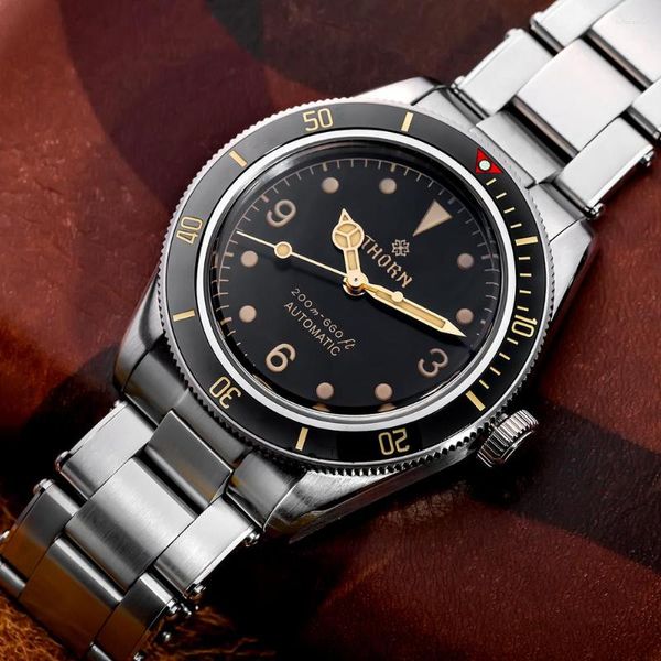Relógios de pulso Thorn masculino Vintage Diver Watch 38,8 mm mostrador preto vidro de safira moldura de cerâmica NH35 movimento automático 20 bar resistente à água