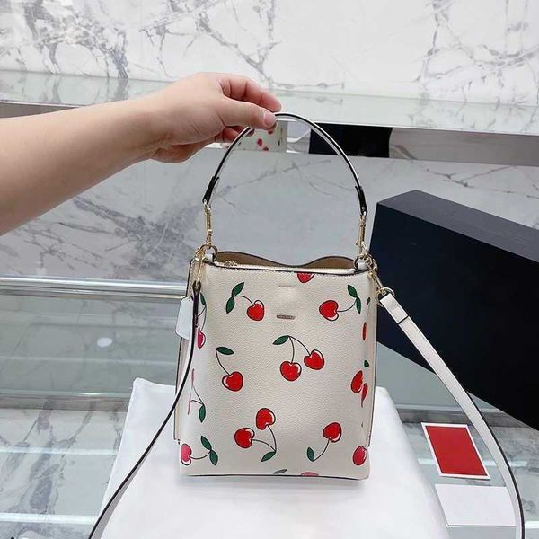 Verkaufe CBAG Bucket Bags Damen Luxus Schulter Designer Taschen Cute Star Cherry Leder Handtasche Vintage Tote Bag Mode Hand Geldbörsen 230207