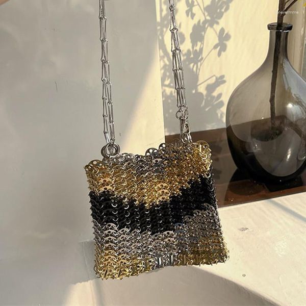 Bolsas de noite com design de tendências femininas feitas à mão de metal com lantejoulas bolsa de tecido prata ouro corrente ombro transversal viagem férias