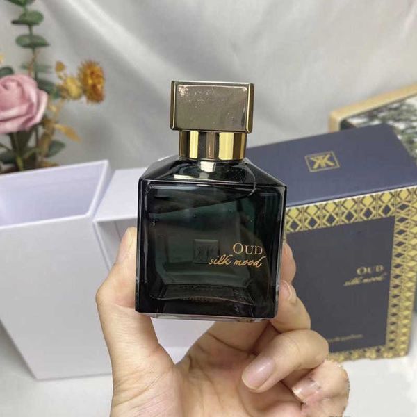 Baccara Nötr Parfüm Kadınlar Erkek Parfümler Püskürtme 70ml Eau de Parfum Oud saten Ruh Hali Çoklu Seçenekler Şaşırtıcı Tasarım Uzun Kalıcı Koku Ücretsiz F 168