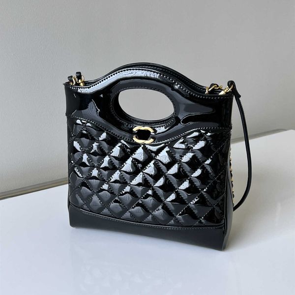 Мини-винтажная сумочка 7A Высококачественная дизайнерская патентная кожаная сумка с кожаной цепью черная стеганая мода Женщины с одной плечом поперечным кусочком кошелек 31BAGE