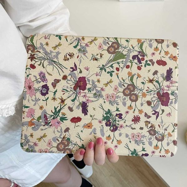 Flores vintage de luxo com porta-lápis Funda para novo iPad 10.2 geração 10.9 iPad Pro 11 9.7 8 9º Air3 pro10.5 10º estojo HKD230809