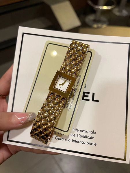 Novo clássico designer elegante relógio feminino de moda automática relógios simples 30mm quadrado aços inoxidáveis femininos de cor de prata de ouro fofo C744