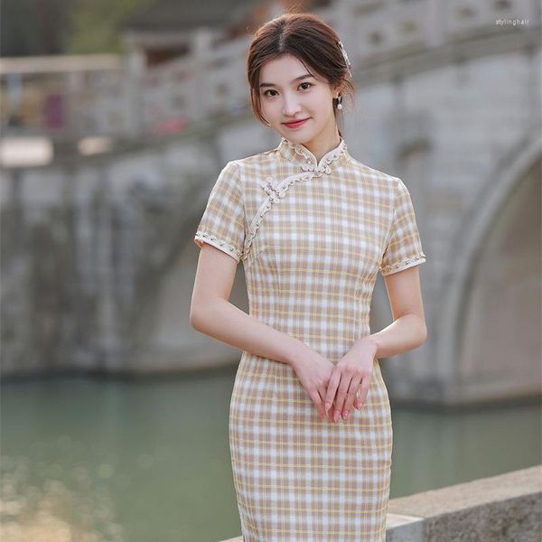 Ethnische Kleidung 2023 Sommer Baumwolle Leinen Plaid Mittellang Gelb Cheongsam Perlen Spitze Retro Chinesisch Verbesserte Moderne Mädchen Qipao Kleid für