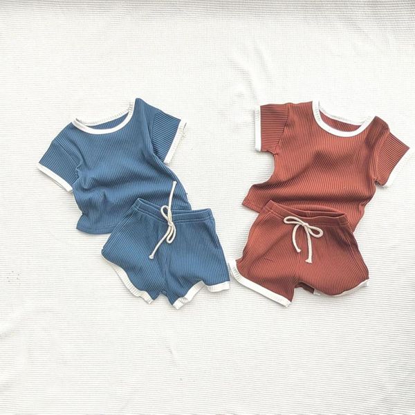 Giyim setleri Korean Ins Moda Yaz Bebek Katı Şeritli Pamuk Kısa Kollu Tişört Şort Seti Toddler Rahat Sevimli 2pcs Pijama Takım