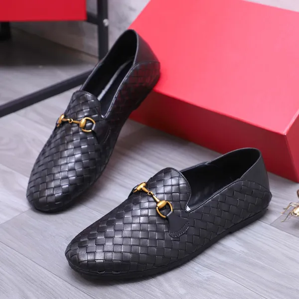 Alta qualità 2023 Mens Fashion Designer Dress Shoes Formal Party Wedding Groom Flats Uomo Mocassini casual comodi Taglia 38-44