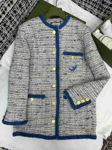 Jaquetas Femininas Designer 23 Início do Outono Novo Estilo de Celebridades Elegante Azul Cinza Cores Misturadas Logotipo Bordado Dourado Botão Tweed Casaco LR4W