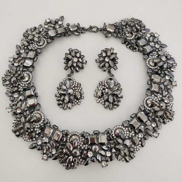 Orecchini di collana Impostare 2023 Fashion Vintage Gney Grey Crystal Rhinestone Grande Collar Gioker per donne