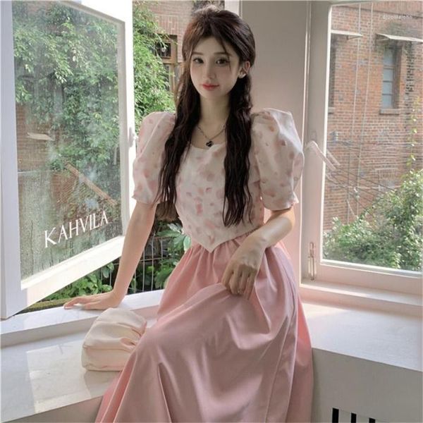 Abito a due pezzi 2023 Summer Women's Sweet Pink Set Korean Lady Graceful Short Tops Gonne Outfit Fashion Abito camicia a maniche a sbuffo