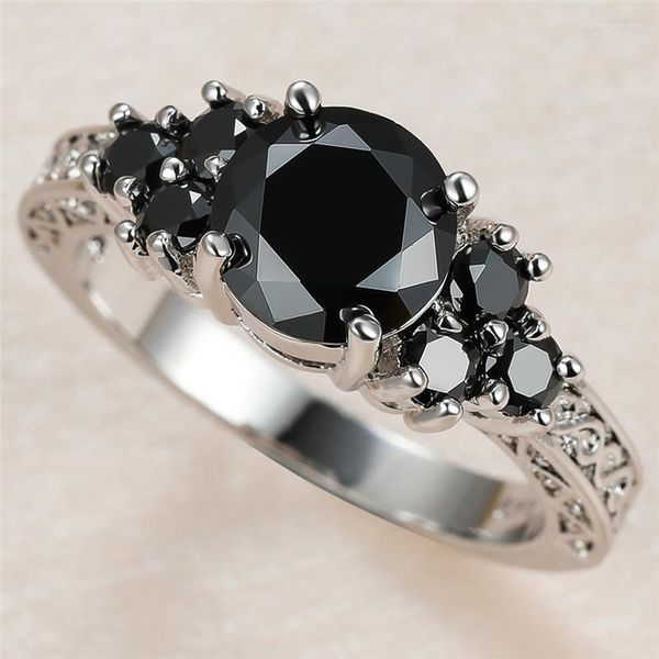 Eheringe Vintage Weiblicher Schwarzer Kristallstein Ring Charme Silber Farbe Dünn Für Frauen Zierliche Runde Zirkon Verlobung