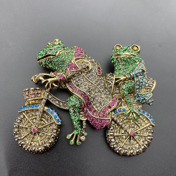 Pins Broschen 2023 Middle Vintage besetzt mit alter Bronze Hd Retro Feeling Full Of Frog Series Brosche 230809