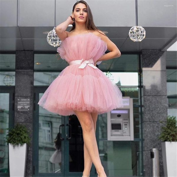 Abiti da festa Sexy Tulle rosa A Line Short Homecoming Pieghe Senza maniche Cintura con fiocco Abito da ballo formale da cocktail di laurea