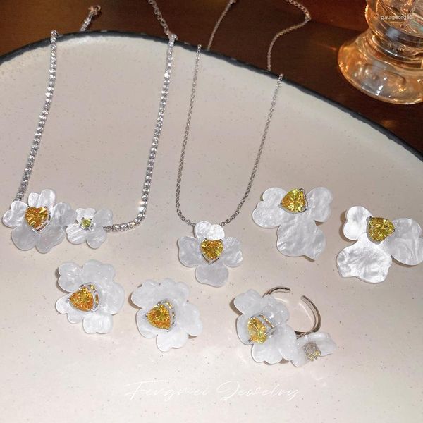 Серьги ожерелья устанавливают женские элегантные кубические цирконии сердечные ювелирные украшения