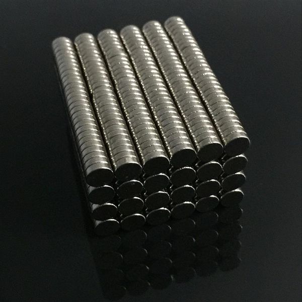 Whole- 1 set 100 pezzi 4 mm x 1 mm piccoli magneti rotondi al neodimio disco diametro N35 forte magnete terrestre super potente raro211I