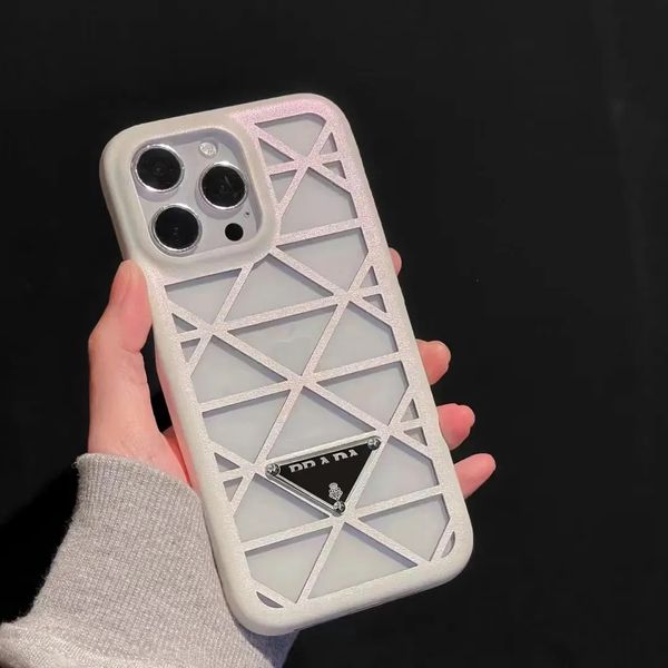 Telefon için Lüks iPhone Kılıfları 14 Pro Max Case 13 12 11 Moda Tasarımcısı Mens Phonecase Hollow Out Şok geçirmez kabuk arka kapak D238115c